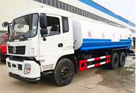20吨后双桥洒水车