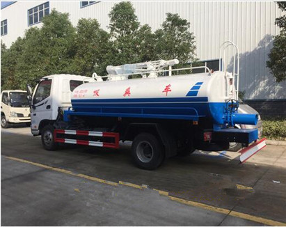 吸粪车