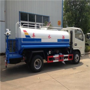 洒水车