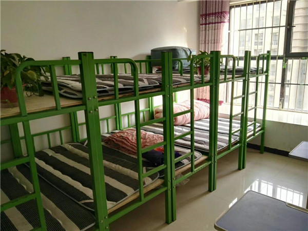 学校床