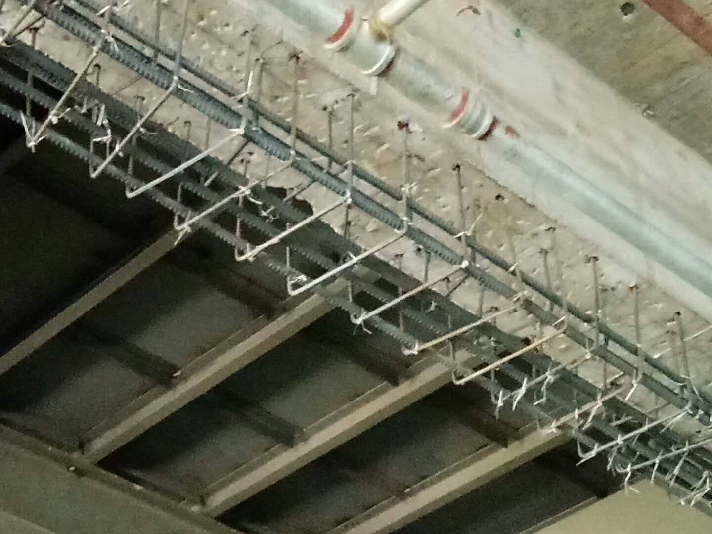 梁加固