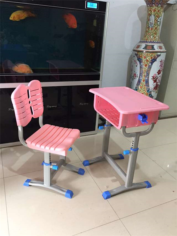 钢塑课桌椅