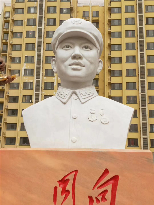 汉白玉人物雕塑