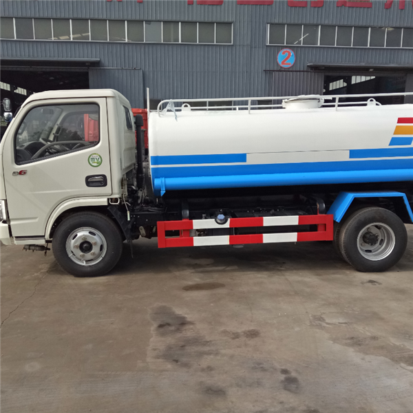洒水车