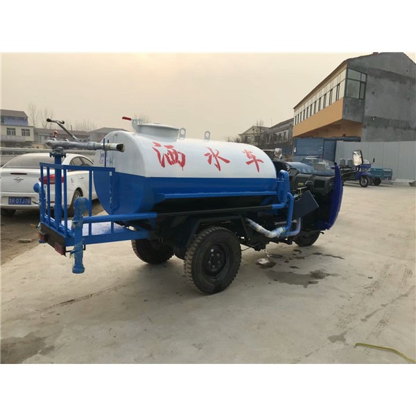 洒水车