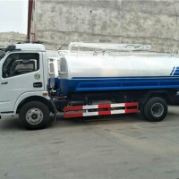 吸粪车