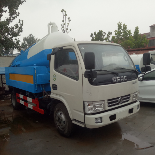 吸粪车