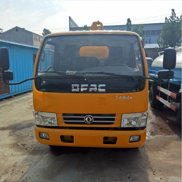 吸污车