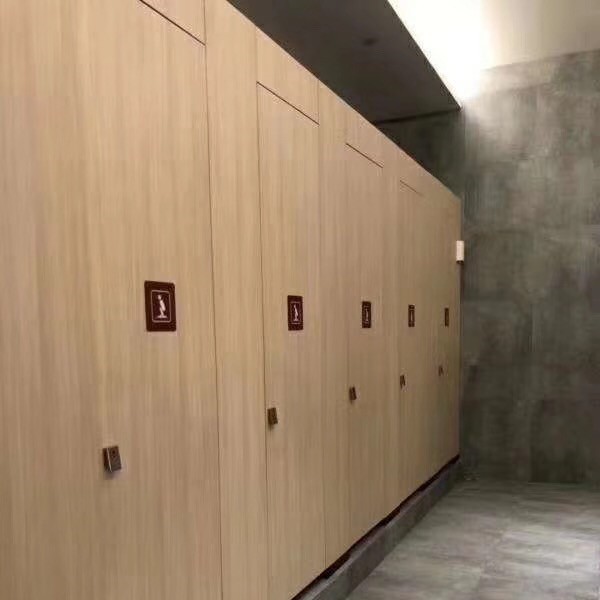 公共卫生间隔断供应