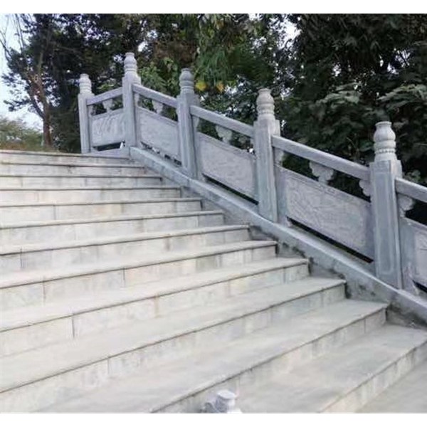 青石栏杆