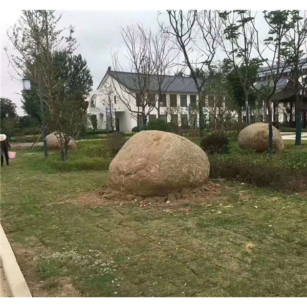 草坪石