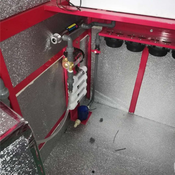社区自动售水机