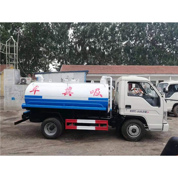 六轮汽车吸粪