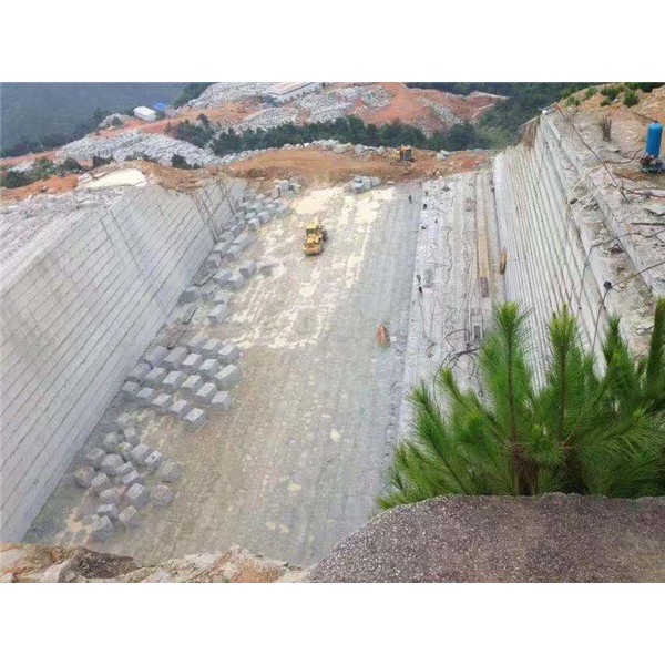 矿山