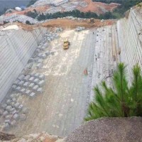 矿山