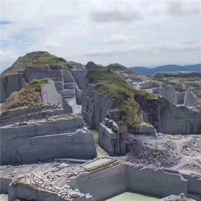 芝麻黑库存荒料