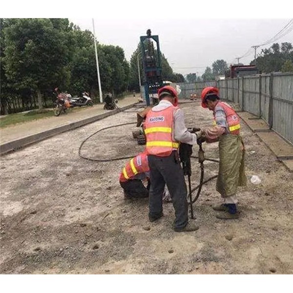 马路基础沉降注浆加固