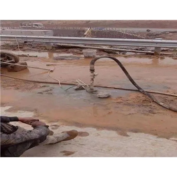 马路基础沉降注浆加固
